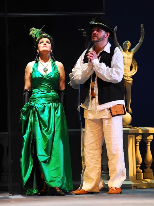 Adela Golac Rilović (Mirjana) i Davor Lešić (Petar), Josip Mandić <em>Mirjana</em>, HNK u Zagrebu, premijera 2008. 