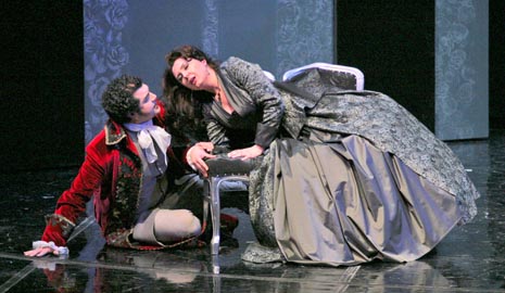 Luis Chapa (Maurizio, conte di Sassonia) i Vedrana Šimić (Adriana Lecouvreur); HNK Ivana pl. Zajca u Rijeci: Francesco Cilea, Adriana Lecouvreur, dir. Nada Matošević, red. Ozren Prohić, foto: Dražen Šokčević