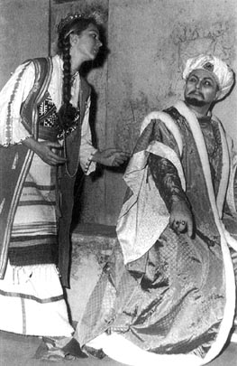 Vesna Milatić (Mila) i Ante Marušić (Topan-paša) – Jakov Gotovac, Mila Gojsalića, Narodno kazalište Split, 1960.