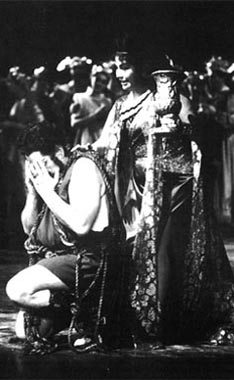 Richard Cassilly (Samson), Biserka Cvejić (Dalila) i zbor Opere – Camille Saint-Saëns, Samson i Dalila, Scala, Milano, 1970.