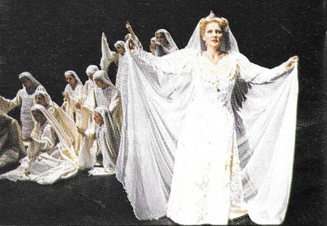 Branka Beretovac (Lady Ana) i zbor Opere – Igor Kuljerić, Richard III., HNK u Zagrebu, praizvedba 16. travnja 1987.