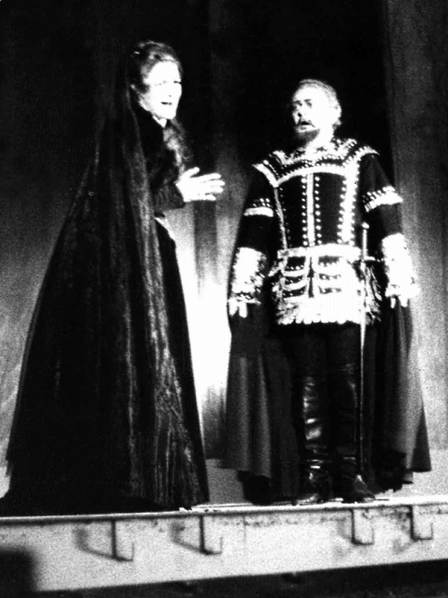 Cynthia Anne Hansell (Leonora) i Ante Matanović (Luna), Giuseppe Verdi Trubadur, HNK Split, debi 20. siječnja 1972.
