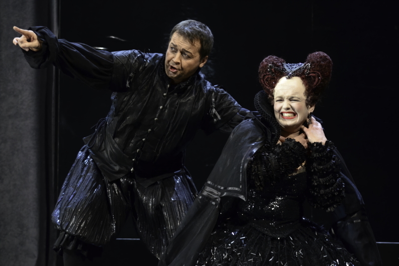 Davor Radić (Hamlet), Kristina Kolar (Kraljica), Ambroise Thomas, <em>Hamlet</em>, HNK u Zagrebu, 2011. 