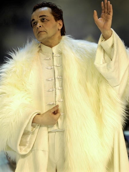 Davor Radić kao Jupiter, Jaques Offenbach, <em>Orfej u podzemlju</em>, Zagrebačko gradsko kazalište Komedija i HNK u Osijeku, 2009.