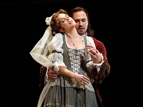 Mojca Erdmann (Zerlina) i Mariusz Kwiecien (Don Giovanni); The Metropolitan Opera New York, Wolfgang Amadeus Mozart, Don Giovanni, dir. Fabio Luisi, red. Michael Grandage, foto: Marty Sohl / Metropolitan Opera