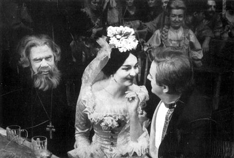 Drago Bernardić (Svećenik), Mirka Klarić (Katarina) i Noni Žunec (Sergej) – Dmitrij Šostakovič: Katarina Izmajlova, HNK u Zagrebu, 1964.