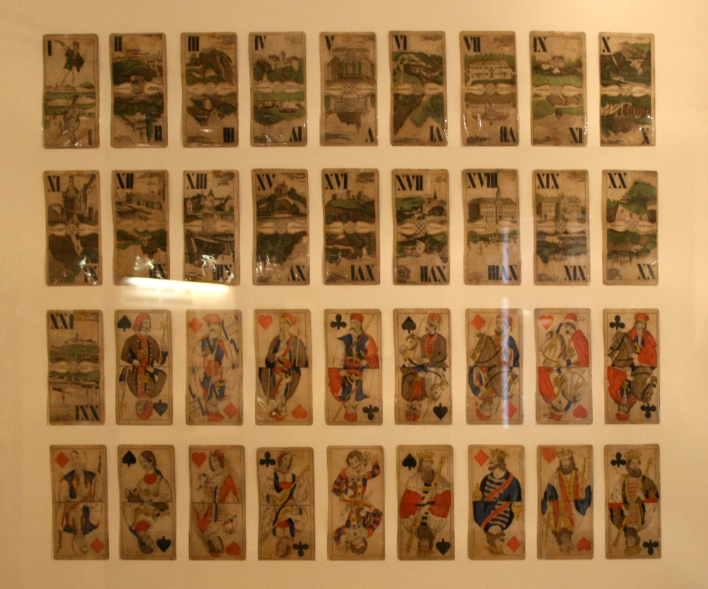 <em>Dvorane zagrebačke karte</em>, sa slikama kostima iz opere <em>Ljubav i zloba</em>, koje je oslikao umjetnik Josip Bäck 1847/1848. godine. Čuvaju se u Muzeju grada Zagreba.