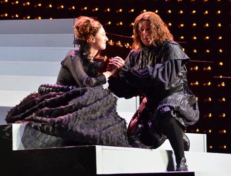 Gorana Biondić (Ofelija), Davor Radić (Hamlet); Hrvatsko narodno kazalište u Zagrebu: Ambroise Thomas, Hamlet, dir. Hervé Niquet, red. Michiel Dijkema – druga podjela