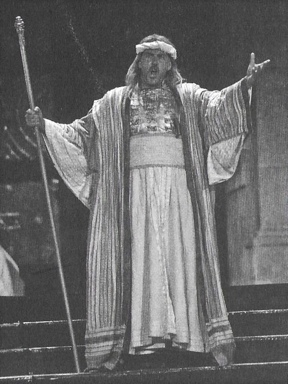 Ivica Čikeš (Zaccaria) i zbor Opere, Giuseppe Verdi <em>Nabucco</em>, Splitsko ljeto, Peristil 2006.