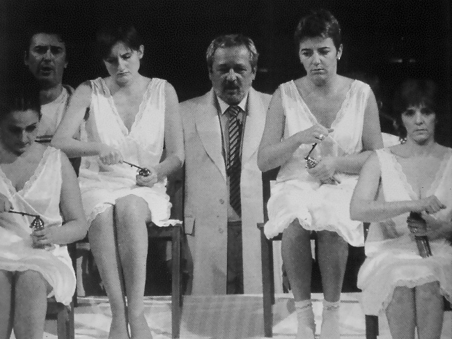 Ivica Šarić – bas i zbor Opere, Ivan Čavlović <em>Srebreničanke</em>, Narodno pozorište u Sarajevu, praizvedba 15. listopada 2004.