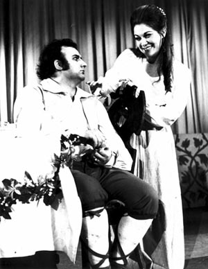 Krunoslav Cigoj (Nemorino) i Cynthia Hansell-Bakić (Adina) – Gaetano Donizetti, Ljubavni napitak, HNK Split, premijera 1972.