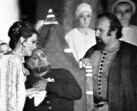 Cynthia Hansell-Bakić (Amelia), Ferdinand Radovan (Simon), Krunoslav Cigoj (Gabriele Adorno) i Zbor Opere – Giuseppe Verdi, Simon Boccanegra, Splitsko ljeto, 1978.