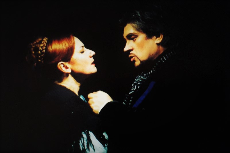 Vlatka Oršanić (Mimì) i Branko Robinšak (Rodolfo), Giacomo Puccini <em>La Bohème</em>, HNK u Zagrebu, 2002.