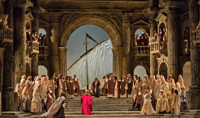 Inscenacija opere <em>Titovo milosrđe</em> u povijesnoj scenografiji, Metropolitan