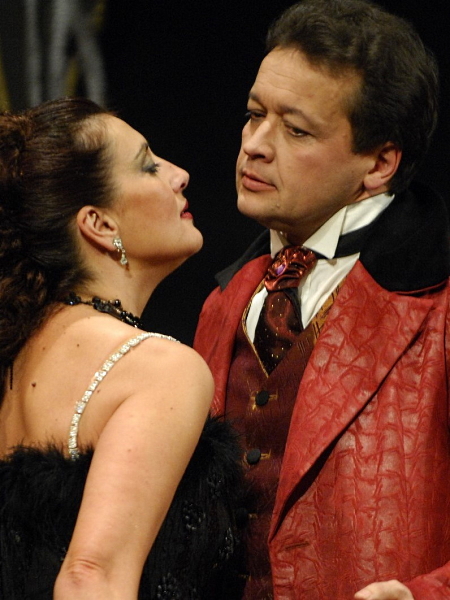 Ljiljana Čokljat (Hana) i Davor Radić (Danilo), Franz Lehár, <em>Vesela udovica</em>, HNK u Osijeku 2007. 