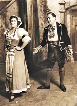 Frieda Hempel (Adina), Enrico Caruso (Nemorino), Gaetano Donizetti, Ljubavni napitak, Metropolitan Opera, New York, 1916.