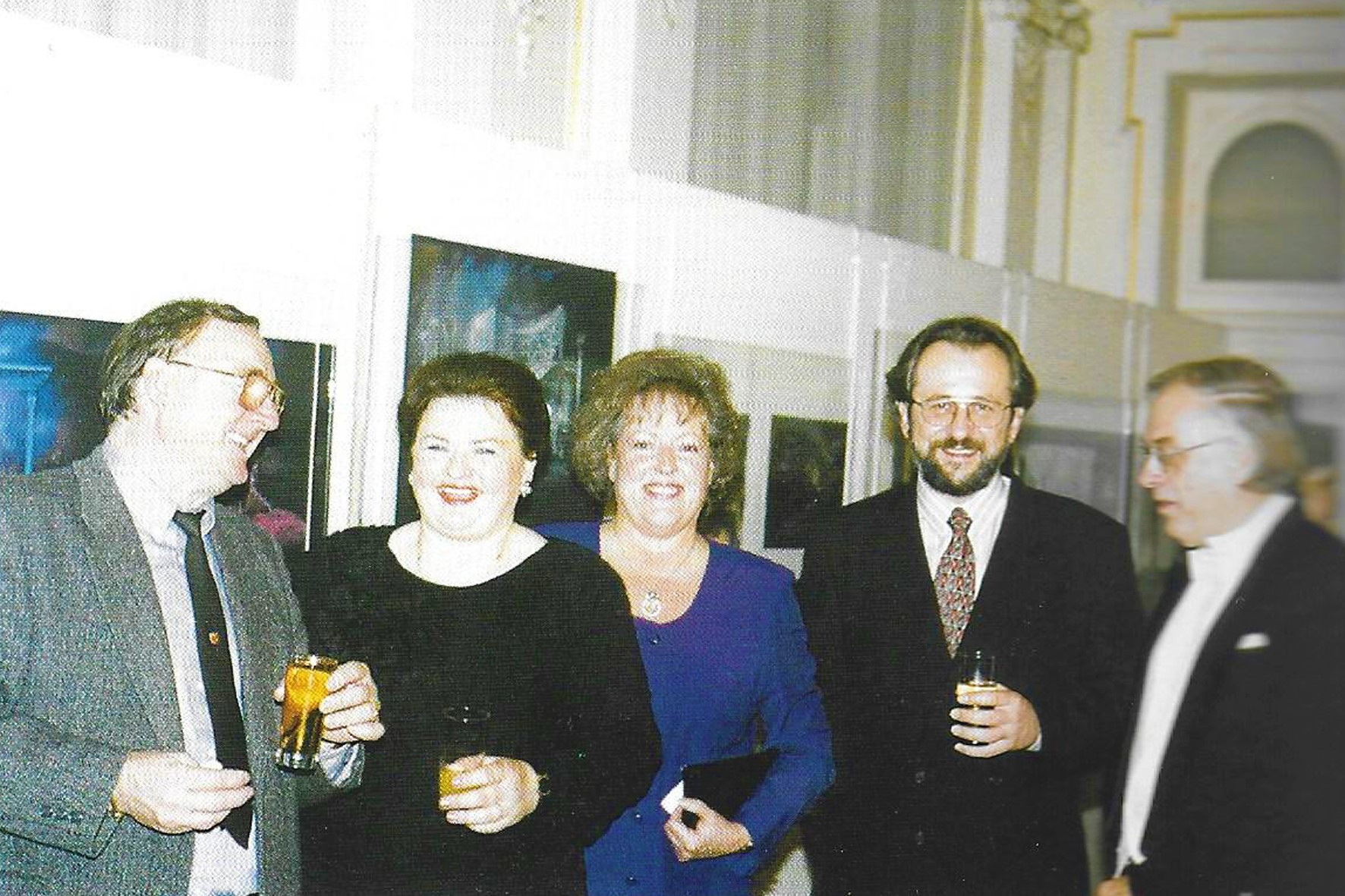 Marija Barbieri u društvu Ratomira Kliškića, Mirelle Toić, Ivice Šarića i maestra Nikše Bareze poslije Gala koncerta promocije CD-a Mirelle Toić u riječkom HNK-u Ivana pl. Zajca