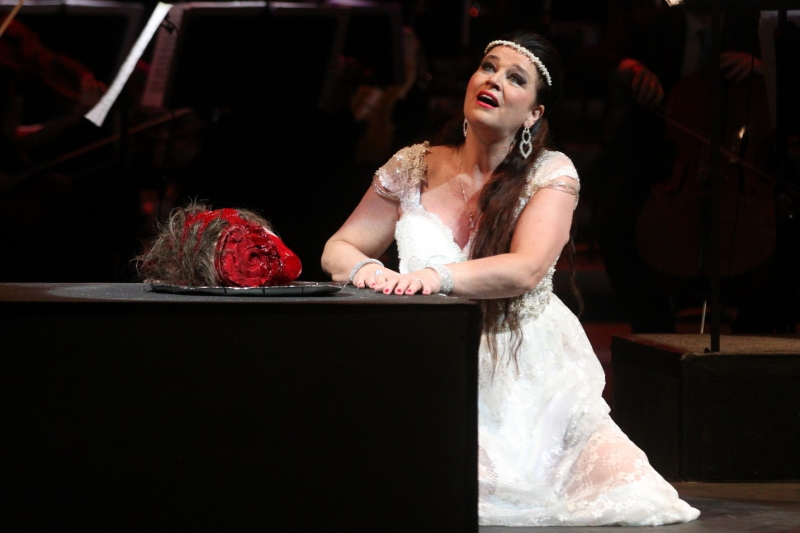 Maida Hundeling, Saloma