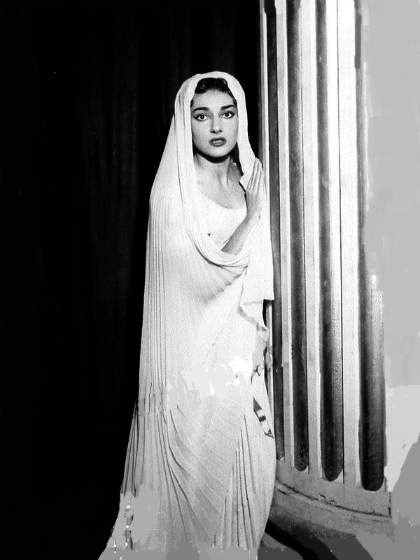 Maria Callas (Julija), Gaspare Spontini, <em>Vestalka</em>, Scala, otvorenje sezone 1954./1955. 