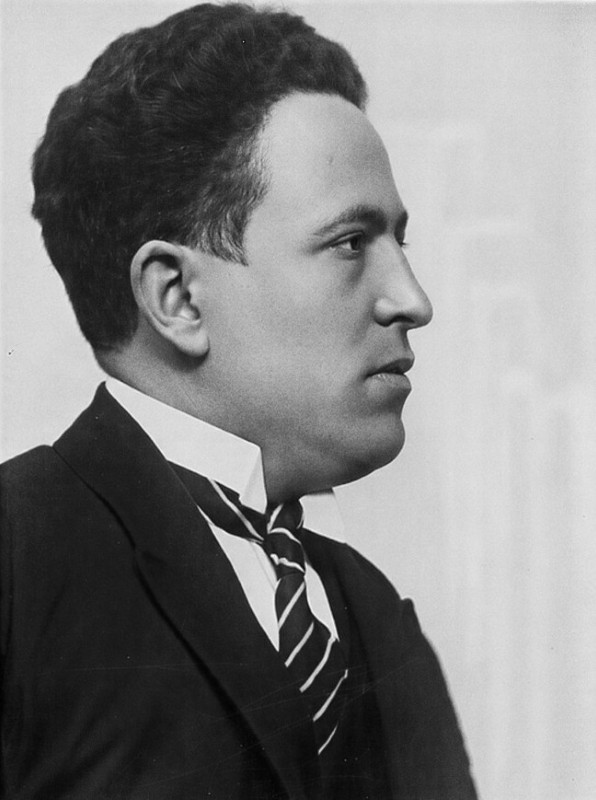 Mario Šimenc (Gorica, 23. siječnja 1896. – Zagreb, 26. studenoga 1958.)
