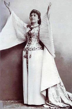 Milka Trnina kao Elizabeta u Tannhäuseru (drugi čin), München, 1900.