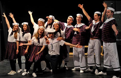 Kazalište Mala scena, Zagreb: Ivan pl. Zajc, Momci na brod, dir. Zoran Juranić, red. Snježana Banović