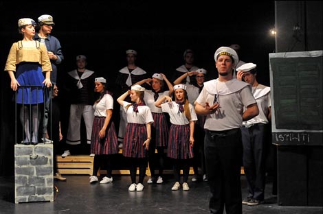 Kazalište Mala scena, Zagreb: Ivan pl. Zajc, Momci na brod, dir. Zoran Juranić, red. Snježana Banović