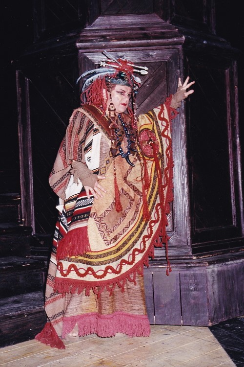 Neda Martić kao Ulrica, Giuseppe Verdi <em>Krabuljni ples</em>, Rimska opera 2001. 