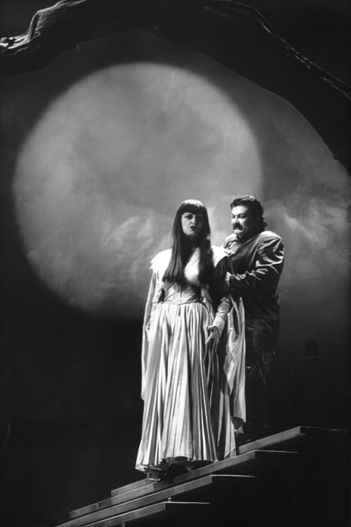 Nelli Manuilenko (Turandot) i Janez Lotrič (Calaf), Giacomo Puccini <em>Turandot</em>, HNK Split, premijera 1997. 