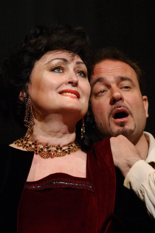 Nelli Manuilenko (Tosca) i Mario Marchesi Leonardi (Mario Cavaradossi), Giacomo Puccini <em>Tosca</em>, HNK Split, premijera 2002