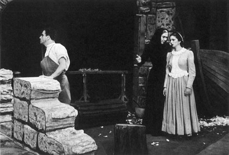 Noni Žunec (Ivo), Marijana Radev (Jele) i Bianka Dežman (Anica) – Ivan Brkanović, Ekvinocij, HNK u Zagrebu, praizvedba 4. listopada 1950.