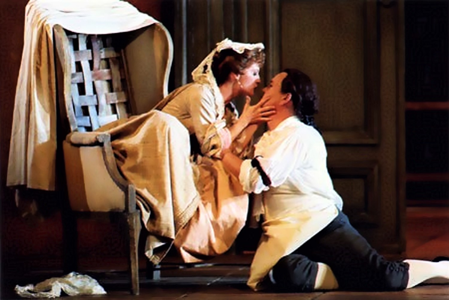 Patrizia Ciofi (Susanna) i Giorgio Surian (Figaro), Wolfgang Amadeus Mozart, <em>Figarov pir</em>,  Maggio Musicale Fiorentino 2003.