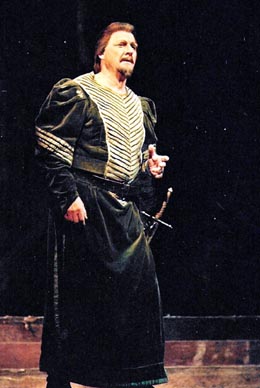 Ratomir Kliškić (grof Luna) – Giuseppe Verdi, Trubadur, HNK u Zagrebu, 1985., foto: Vladimir Pondelak