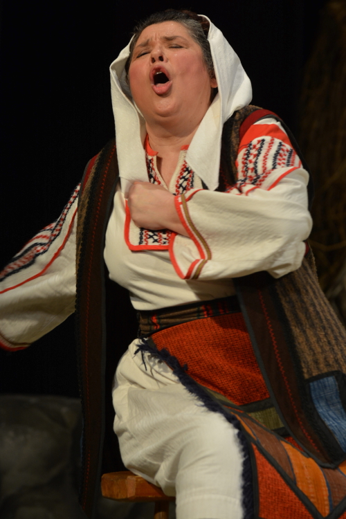 Sanja Uroić-Ljutić kao Doma, Jakov Gotovac <em>Ero s onoga svijeta</em>, HNK u Osijeku, 1996.