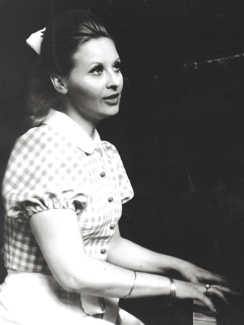 Gertruda Munitić kao Suzette u drugom činu Tijardovićeve <em>Male Floramye</em>