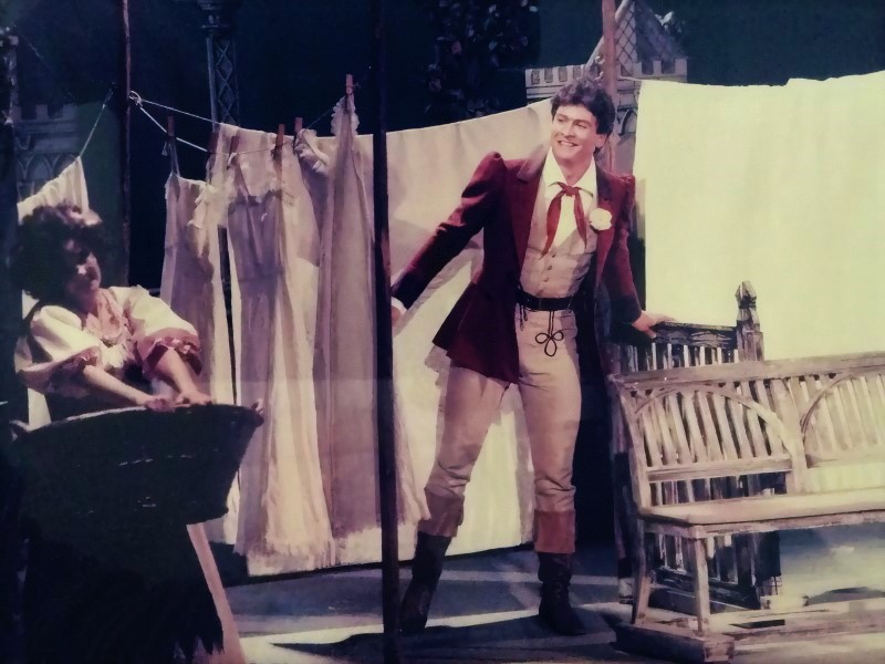 Ilonka Szep (Ana) i Zrinko Sočo (Fneton), Otto Nicolai <em>Vesele žene Windsorske</em>, Beč, Volksoper, obnova 1984.