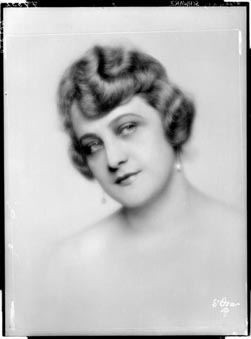 Vera Schwarz, 1924.