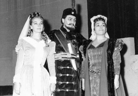 Vesna Milatić (Jelena), Ante Marušić (Zrinjski) i Andrica Dumanić (Eva) – Ivan pl. Zajc, Nikola Šubić Zrinjski, Narodno kazalište Split, 1968.