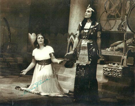 Vilma Nožinić (Aida) i Marijana Radev (Amneris) – Giuseppe Verdi, Aida, Zagreb, 1947.