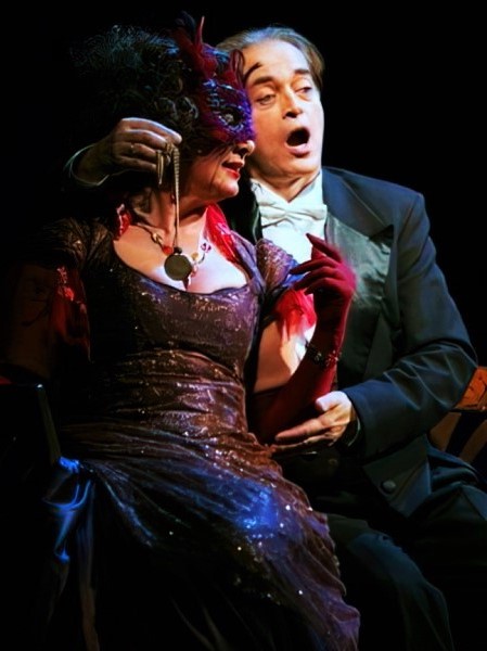 Tamara Franetović Felbinger (Rosalinda) i Vitomir Marof (Eisenstein), Johann Strauss, <em>Šišmiš</em>, HNK u Zagrebu, 2012.