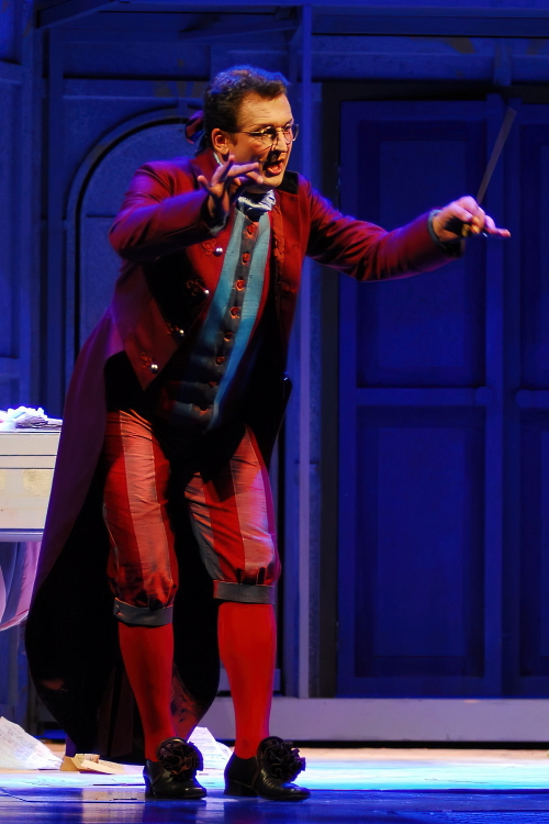 Zrinko Sočo kao Grof Almaviva, Gioachino Rossini <em>Seviljski brijač</em>, HNK u Zagrebu, premijera 2006.