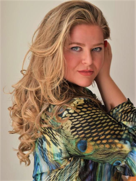 Marigona Qerkezi (Leonora)